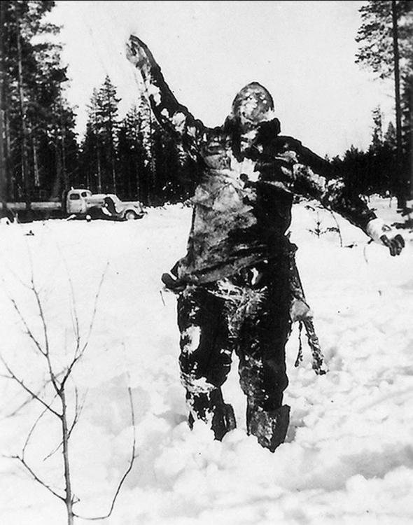Dead_Russian_soldier_in_the_Winter_War_1939.jpg
